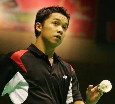 篮球火箭球队训练营气氛积极