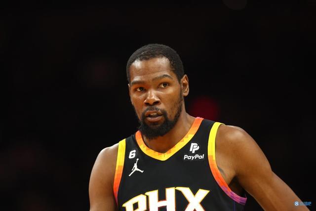 7换1交易大成功！暴脾气轰37分6篮板，率队晋级半决赛