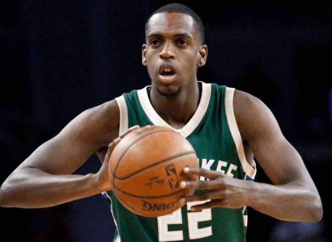 CBA：广州队打出团队篮球 击败江苏